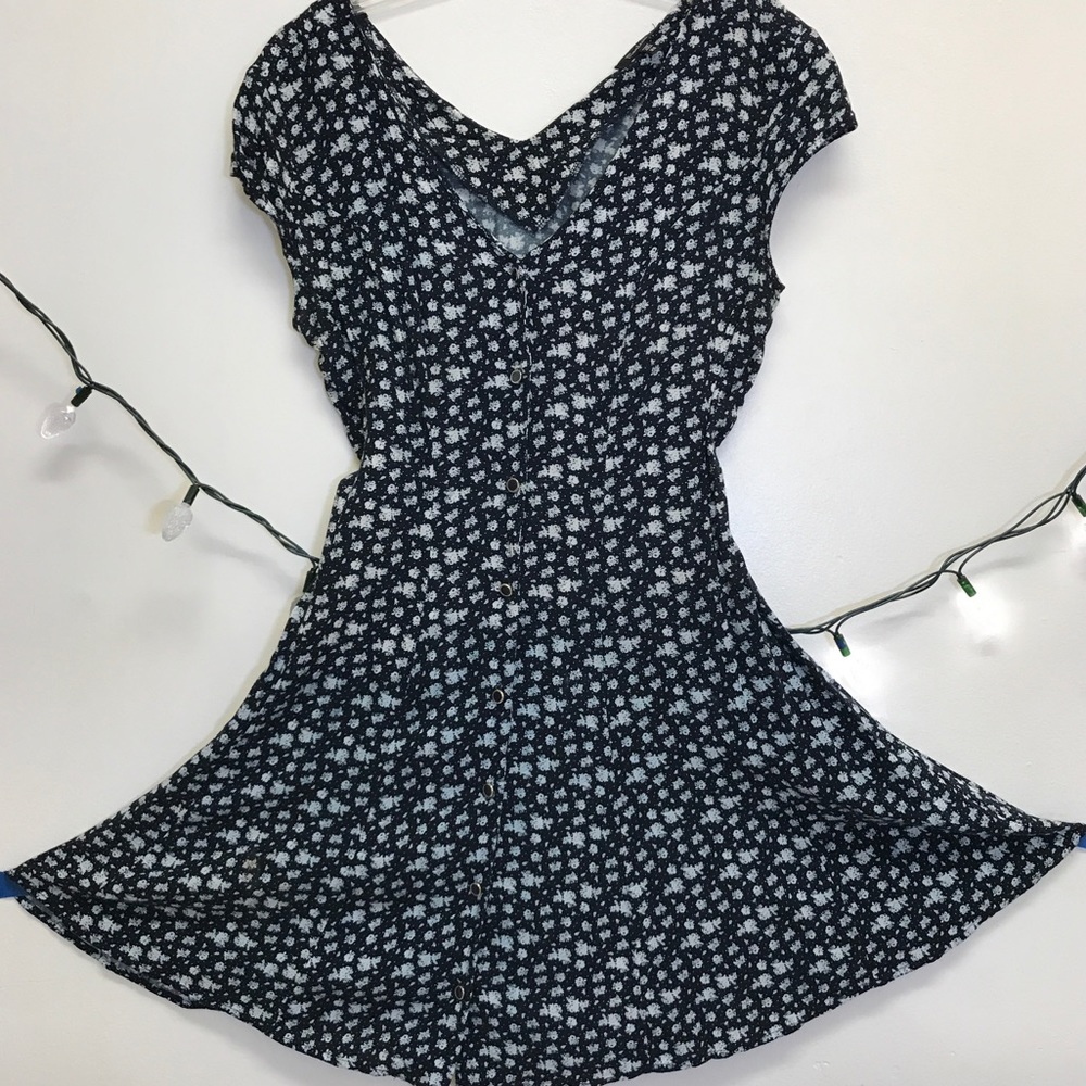 SOLD🛍 Light & elegant navy blue dress w/ flowers